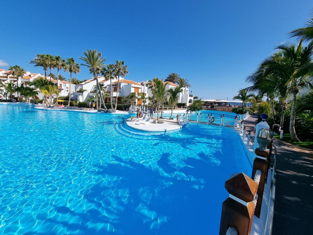 Studio No 2 Just 100 To Beach And Sea, Large Terrace, Heated Pool, Wifi, Aircondition For A Fee Playa de las Americas  Exterior photo