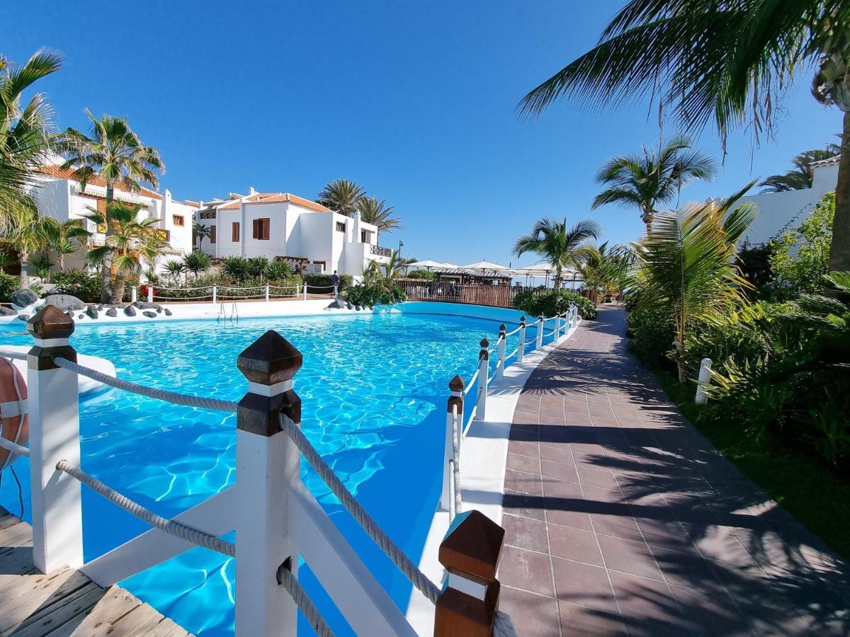 Studio No 2 Just 100 To Beach And Sea, Large Terrace, Heated Pool, Wifi, Aircondition For A Fee Playa de las Americas  Exterior photo