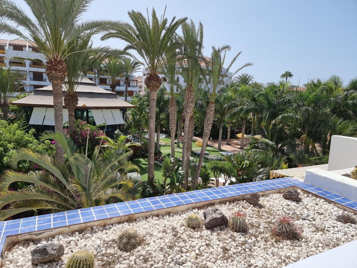 Studio No 2 Just 100 To Beach And Sea, Large Terrace, Heated Pool, Wifi, Aircondition For A Fee Playa de las Americas  Exterior photo