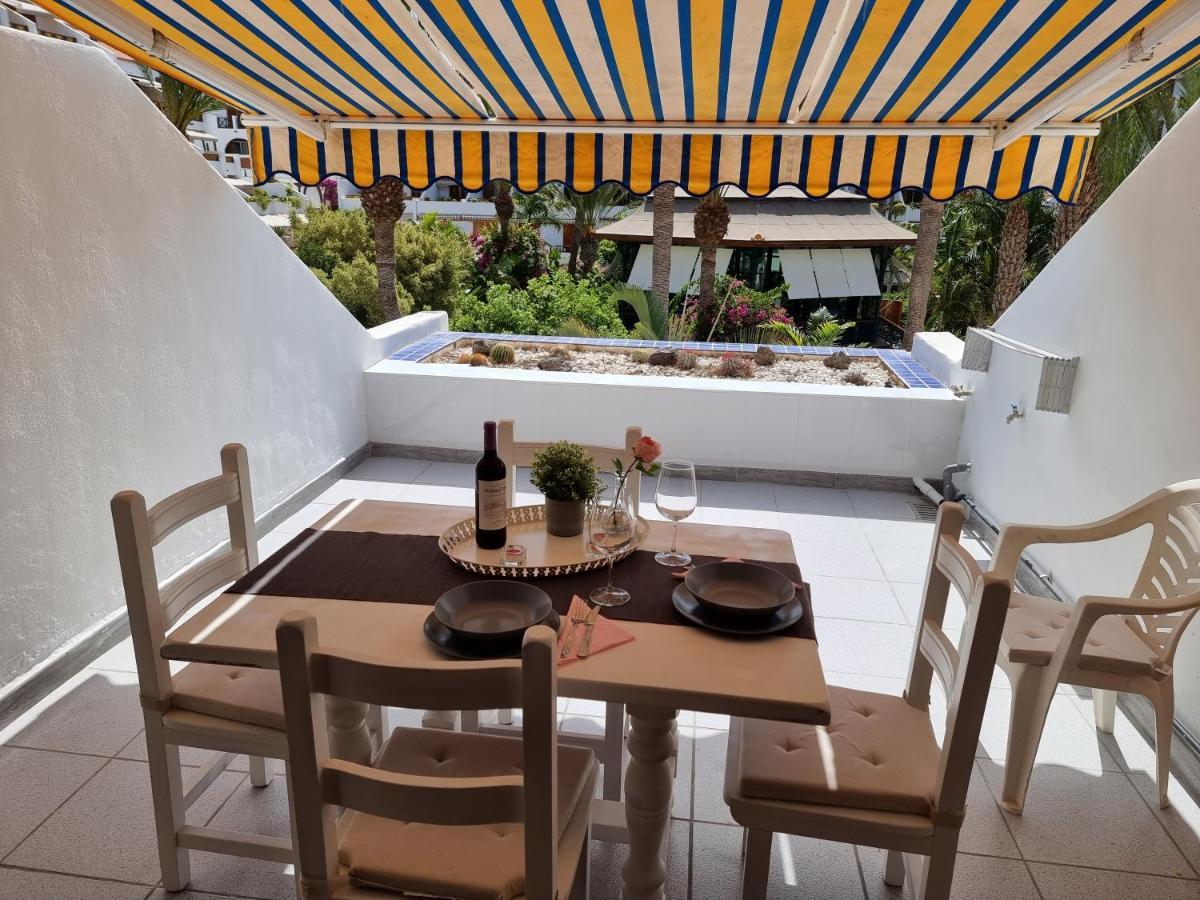 Studio No 2 Just 100 To Beach And Sea, Large Terrace, Heated Pool, Wifi, Aircondition For A Fee Playa de las Americas  Exterior photo